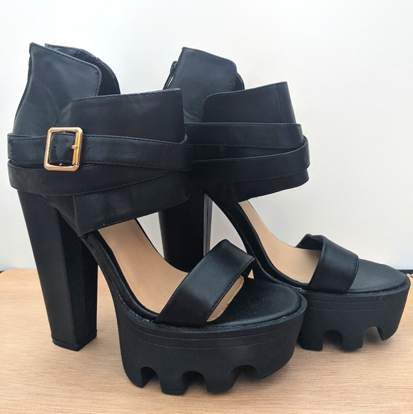 Shoes - Chunky alt heels